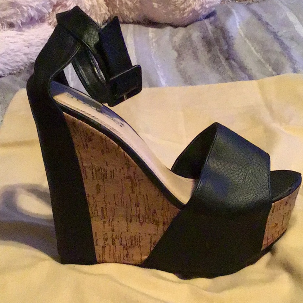 Shoes - Picture 2 of 2